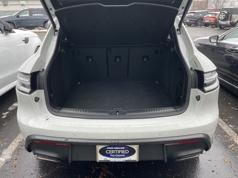 Used 2022 Porsche Macan image 36