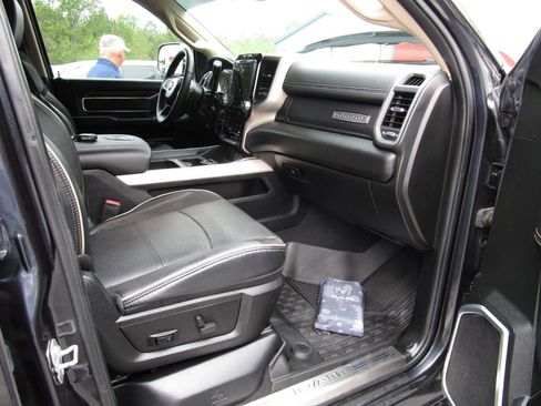 Used 2022 RAM 2500 Laramie AWD/4WD image 32