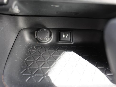 Used 2019 Toyota RAV4 LE w/ Carpet Mat Package image 23