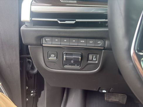 Used 2025 Cadillac Escalade Sport Platinum AWD/4WD image 16