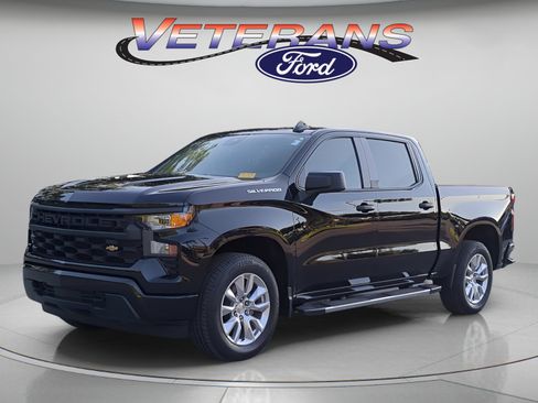Used 2024 Chevrolet Silverado 1500 Custom RWD image 1