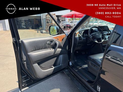 Used 2024 Nissan Armada SL w/ Captain's Chairs Package AWD/4WD image 9