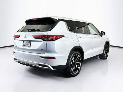 Used 2024 Mitsubishi Outlander SE AWD/4WD image 9
