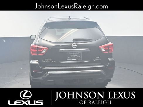 Used 2020 Nissan Pathfinder Platinum image 8