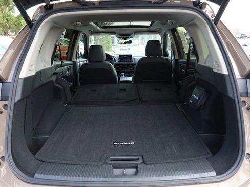 Certified 2025 Nissan Rogue SV w/ SV Premium Package image 9