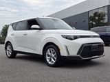 Used 2024 Kia Soul LX w/ Option Group 015 image 2