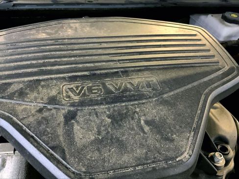 Used 2021 GMC Acadia SLE w/ Driver Convenience Package image 32