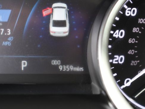 Used 2023 Toyota Camry LE image 32