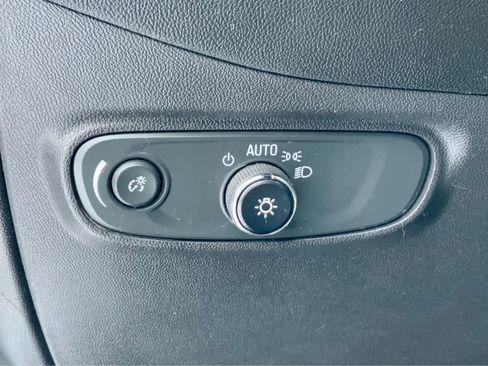 Certified 2022 Chevrolet Equinox LS image 43