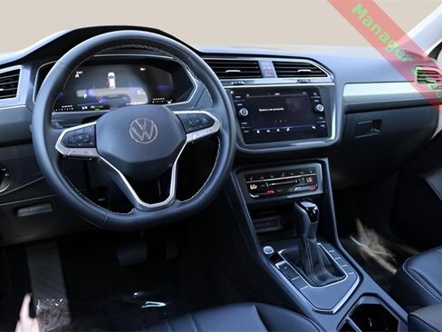 Used 2024 Volkswagen Tiguan SE image 14