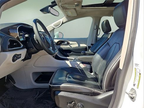 Used 2022 Chrysler Pacifica Limited image 20