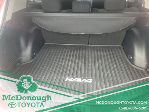 Used 2017 Toyota RAV4 XLE image 8