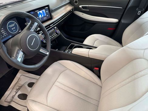 New 2025 Hyundai Sonata Limited image 21