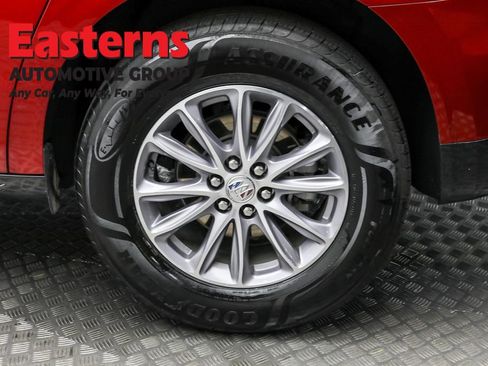 Used 2024 Buick Enclave Premium image 8