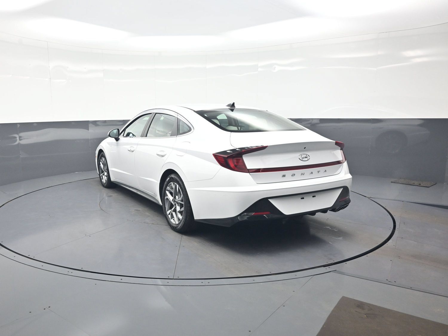Used 2023 Hyundai Sonata SEL w/ Cargo Package FWD image 5