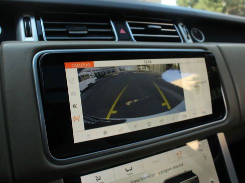 Used 2018 Land Rover Range Rover Supercharged image 32