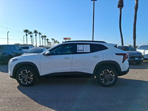 Used 2025 Chevrolet Trax LT w/ Driver Confidence Package image 3