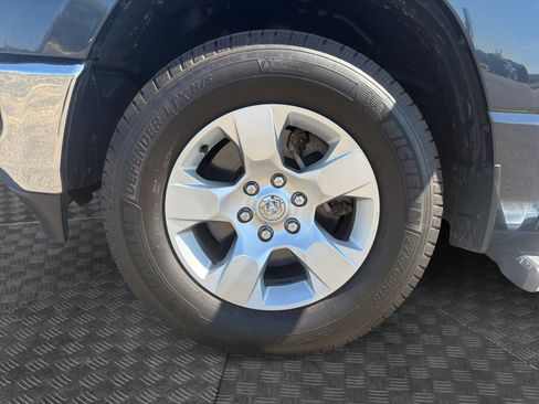Used 2019 RAM 1500 Big Horn AWD/4WD image 14