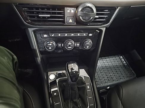 Used 2024 Volkswagen Taos SEL image 13