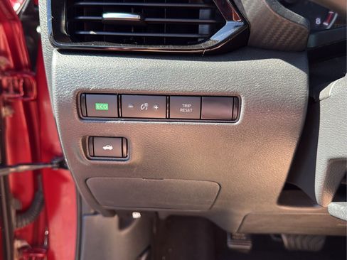 Used 2021 Nissan Sentra SV FWD image 19