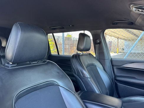 Used 2024 Jeep Grand Cherokee L Laredo image 19