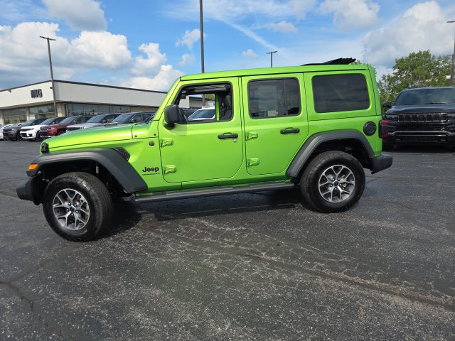 Used 2025 Jeep Wrangler Unlimited Sport AWD/4WD image 3