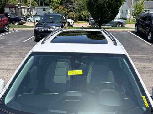 Used 2022 Chevrolet Equinox LT FWD image 9