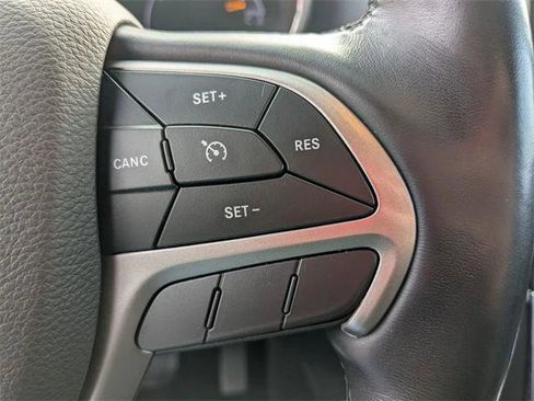 Certified 2022 Jeep Grand Cherokee Limited image 16