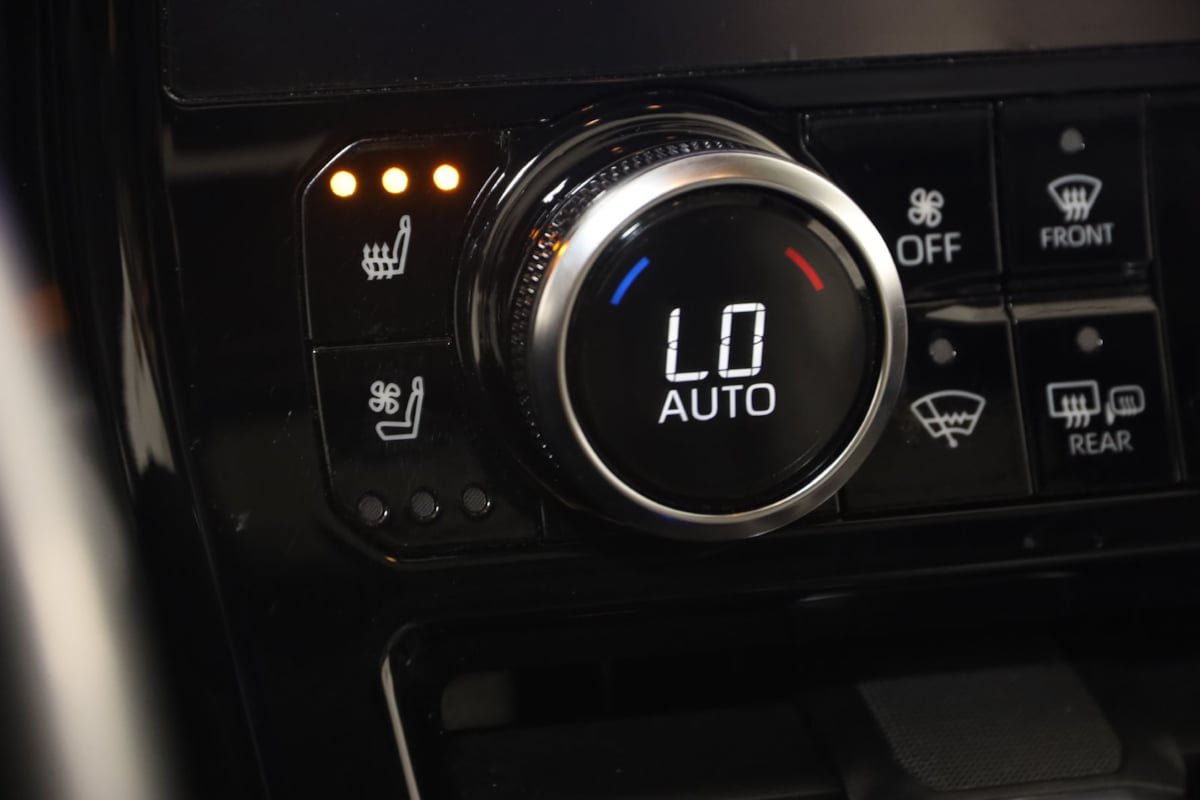 Used 2023 Toyota Highlander Limited AWD/4WD image 8