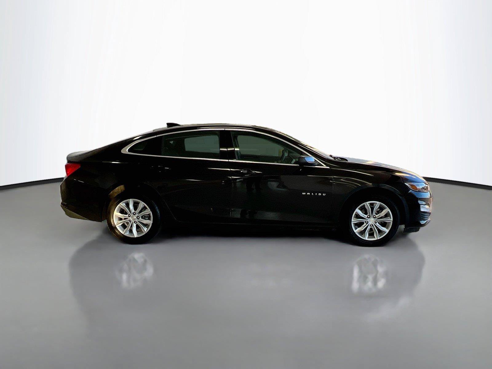 Used 2024 Chevrolet Malibu LT FWD image 16
