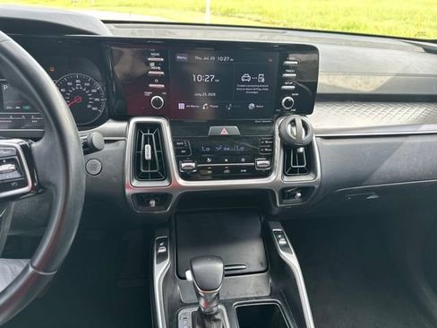 Used 2021 Kia Sorento S w/ Panoramic Sunroof Package FWD image 16