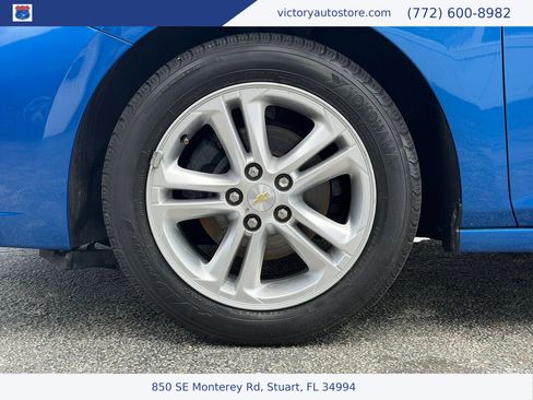 Used 2017 Chevrolet Cruze LT FWD image 36