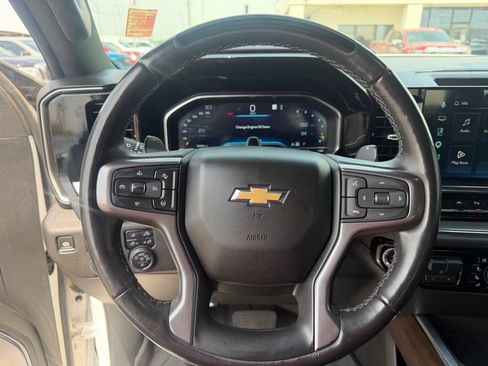 Used 2024 Chevrolet Silverado 1500 High Country AWD/4WD image 32