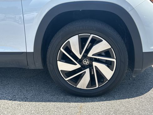 Used 2025 Volkswagen Atlas SE FWD image 12