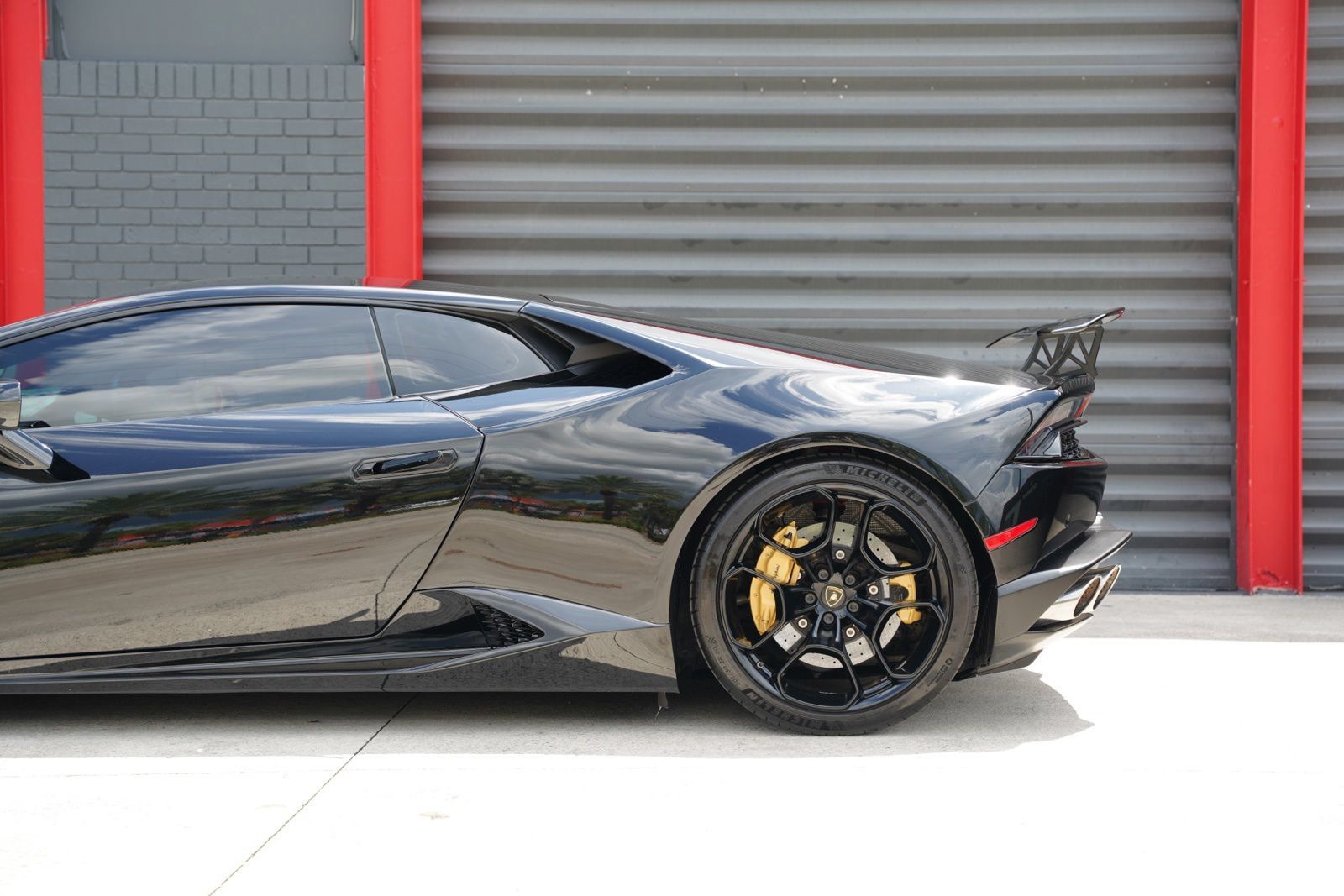 Used 2016 Lamborghini Huracan LP 610-4 AWD/4WD image 11