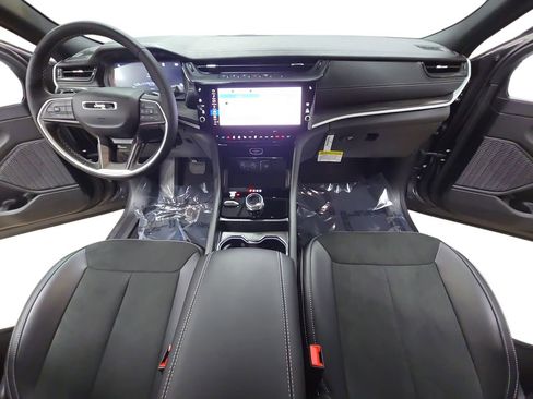 New 2026 Jeep Grand Cherokee Altitude AWD/4WD image 9