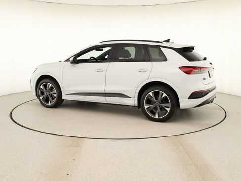 Certified 2024 Audi Q4 e-tron Prestige AWD/4WD image 3