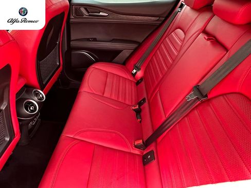Used 2023 Alfa Romeo Stelvio Sprint image 31