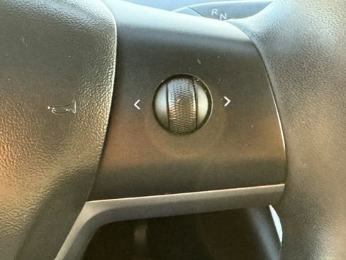 Used 2020 Tesla Model Y Long Range image 13