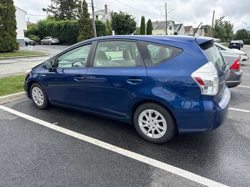 Used 2012 Toyota Prius V Three FWD image 4