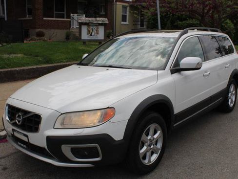 Used 2012 Volvo XC70 3.2 image 1