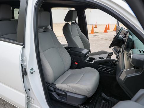 Certified 2024 Toyota Tacoma SR5 AWD/4WD image 44