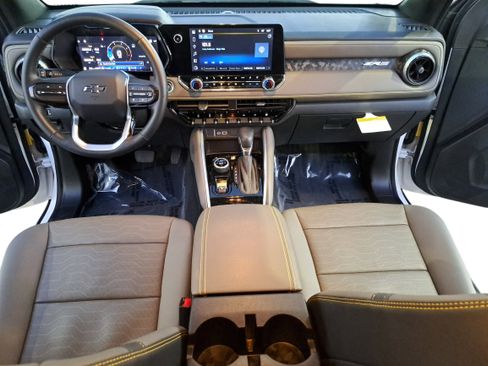 Used 2024 Chevrolet Colorado ZR2 w/ ZR2 Convenience Package III image 9