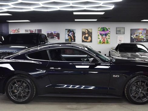 Used 2022 Ford Mustang GT RWD image 4
