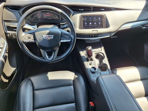 Used 2023 Cadillac XT4 Premium Luxury image 9