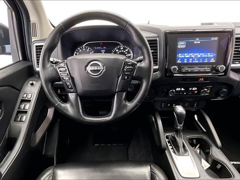 Used 2023 Nissan Frontier SV w/ SV Premium Package RWD image 4