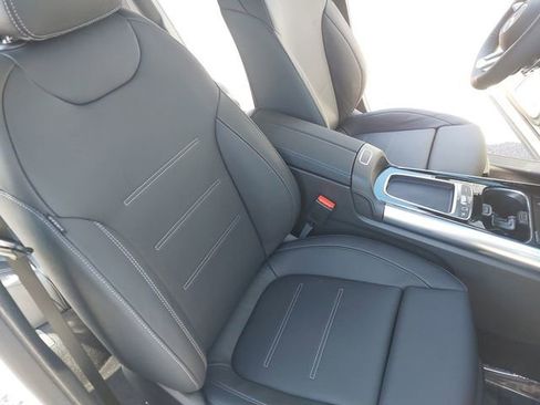 Used 2025 Mercedes-Benz GLA 35 AMG 4MATIC image 10