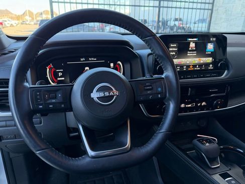 Used 2022 Nissan Rogue Platinum w/ Head-Up Display Package image 12