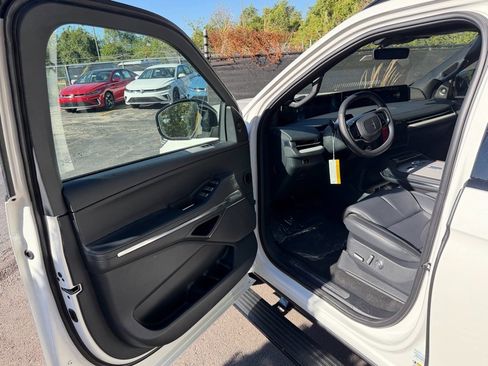 New 2025 Lincoln Navigator L Reserve w/ Jet Appearance Package image 26