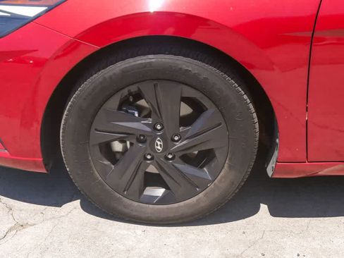 Used 2022 Hyundai Elantra Blue FWD image 5
